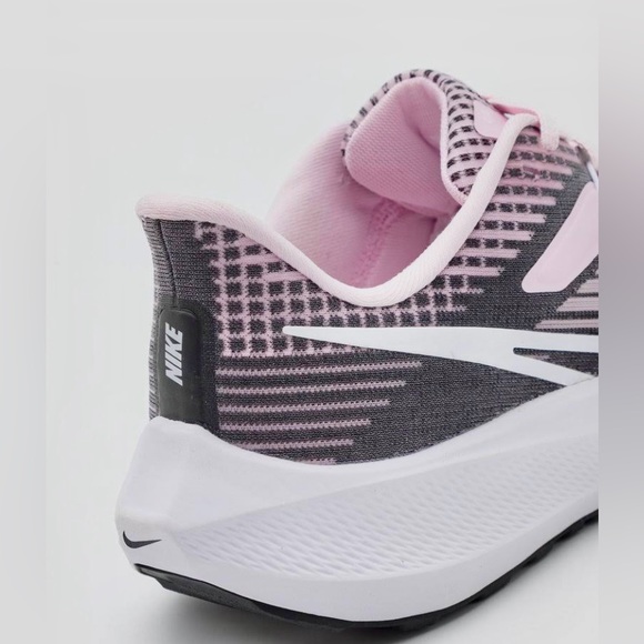 💗| Nike Kids Air Zoom Pegasus 39 Run, Pink Foam/White, Size 6Y Or 7.5 Women - Picture 5 of 9
